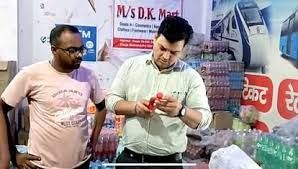 खुर्जा में खाद्य सुरक्षा विभाग व तहसील प्रशासन की टीम ने दुकानों पर छापेमारी..