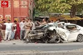 शाहजहांपुर हादसा:कार में तड़प रहे थे घायल,तीन की गई थी जान,युवक ने 500 रुपये लेकर बताया अस्पताल का रास्ता....TV Newsकल तक