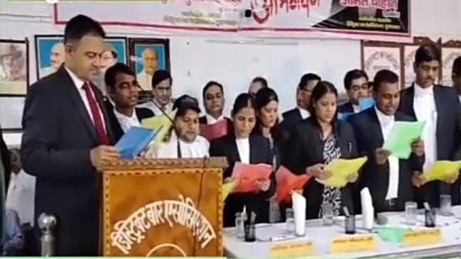 बुलंदशहर में डिस्ट्रिक्ट बार एसोसिएशन शपथ ग्रहण समारोह के बाद 8 महीने से चली आ रही कलह समाप्त...TV Newsकल तक