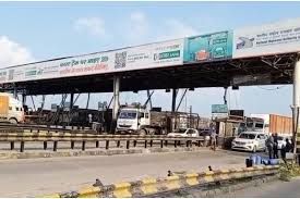 सिकंदराबाद टोल प्लाजा पर हंगामा:उपकरण तोड़े,ट्रांसपोर्टरों ने टोल कर्मियों पर वाहन चढ़ाने का प्रयास...TV Newsकल तक