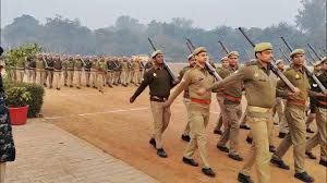 बुलंदशहर एसएसपी ने ली परेड की सलामी:पुलिस लाइन की शाखाओं का निरीक्षण....TV Newsकल तक