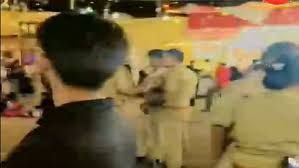 *मेरठ के नौचंदी मेले में की थी छेड़छाड़:महिला पुलिस कर्मियों पर अश्लील कमेंट, दो युवक गिरफ्तार,थाने से लगड़ाते हुए बाहर निकले*