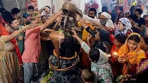 बुलंदशहर के शिवालयों में सुबह 5 बजे से श्रद्धालुओं की लाइन:सावन का पहला सोमवार,सुरक्षा को लेकर पुलिस अलर्ट...TV Newsकल तक