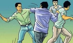 नशे में धुत चालक-परिचालक ने एक-दूसरे पर बरसाए लात-घूंसे:बुलंदशहर जिला अस्पताल में एंबुलेंस कर्मियों में मारपीट...TV Newsकल तक